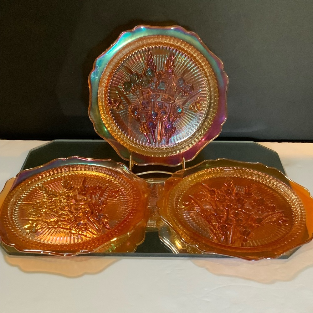 *      Vintage Jeannette Iris and Herringbone Iridescent Dinner Plates Glass #07